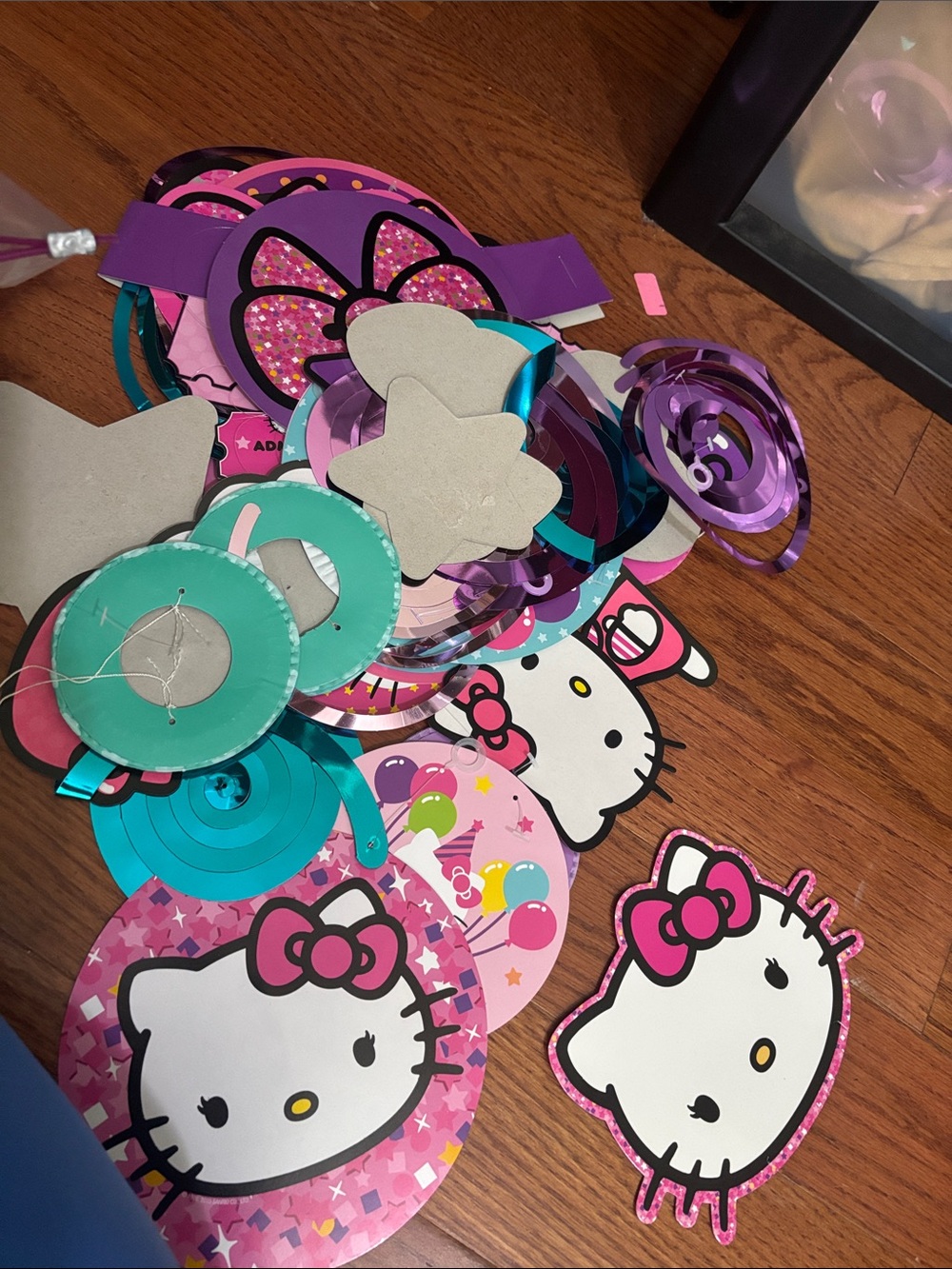 Hello kitty birthday decorations/decor - Picture 3 of 3
